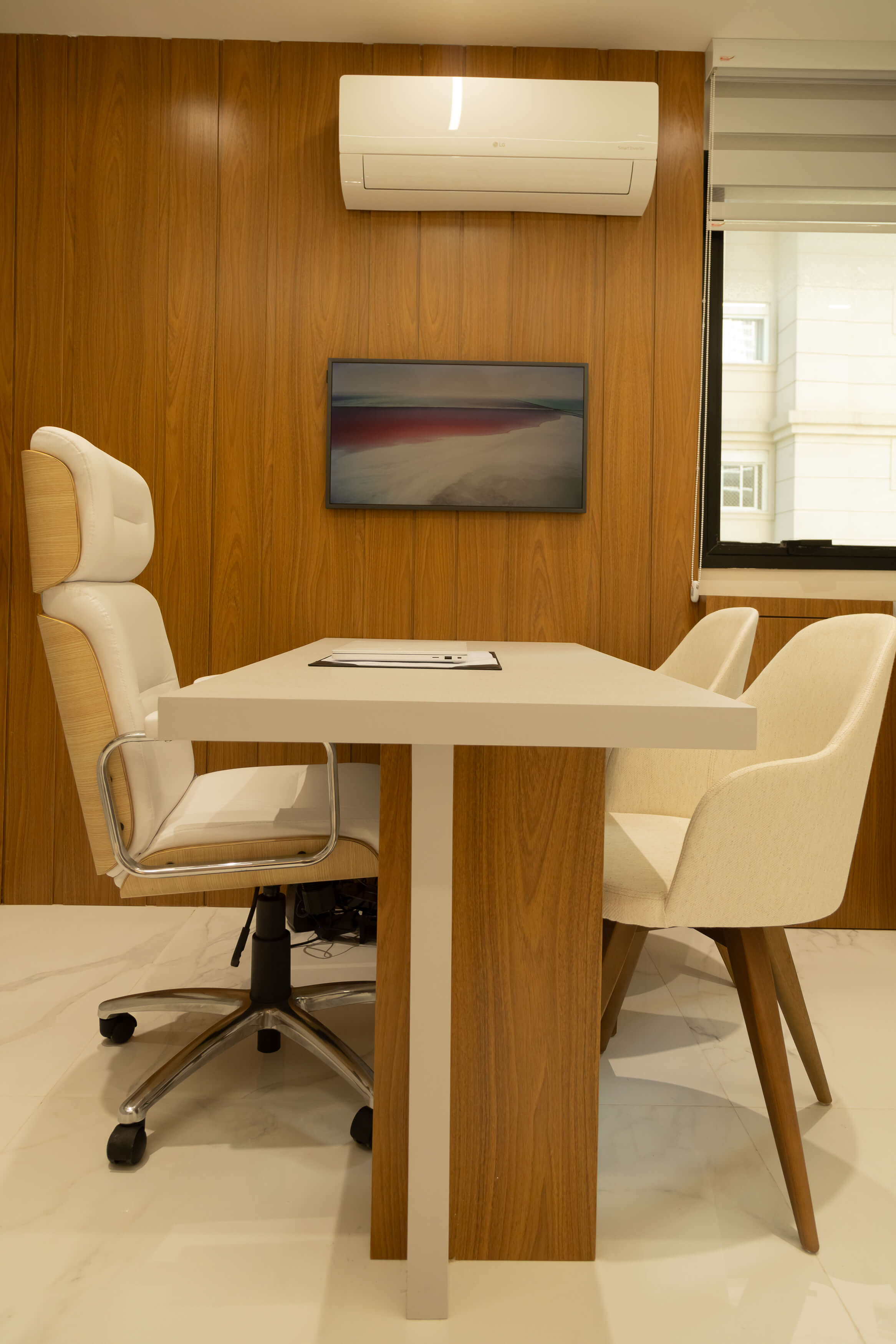 Endocrinologista, Ortopedista e Otorrinolaringologista Endocrinologista, Ortopedista e Otorrinolaringologista